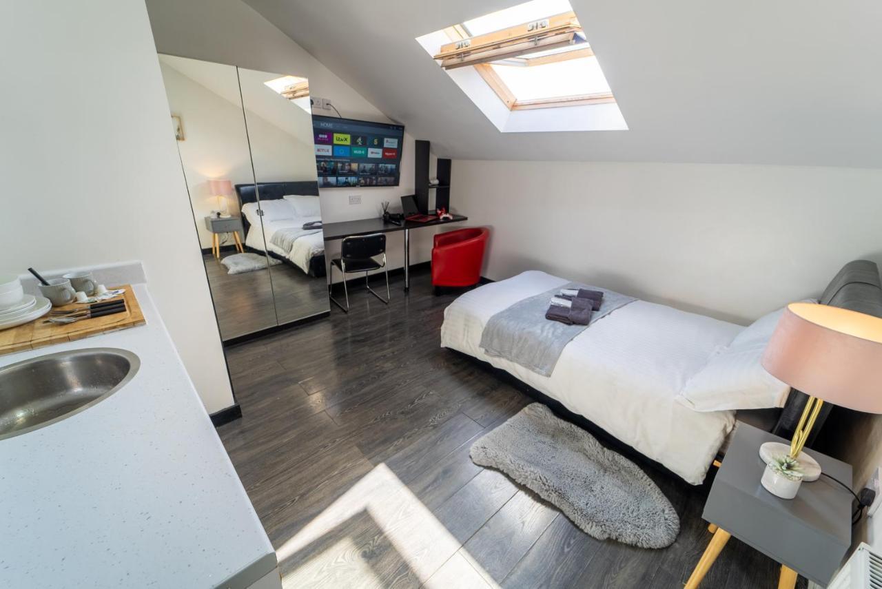 Staysa Equipped Studios Near Qe And Uob In Guesthouse Close To The City! Birmingham Pokoj fotografie